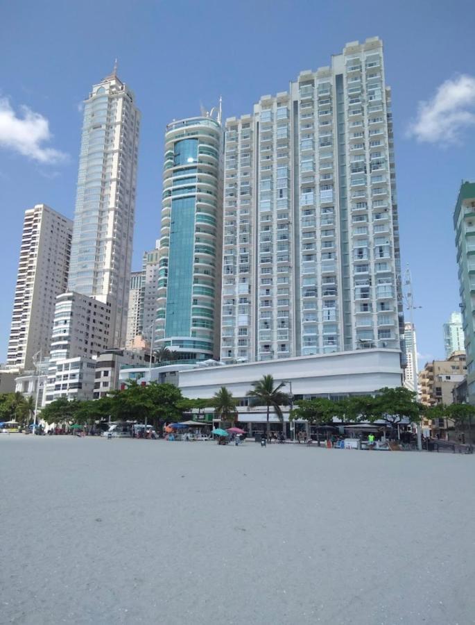 Pé Na Areia Balneário Camboriú! Av. Atlântica. Apartamento *